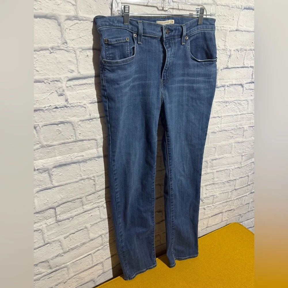 Women’s Levi’s 724 High Rise Straight Blue Jeans, Size 31 - Picture 2 of 7